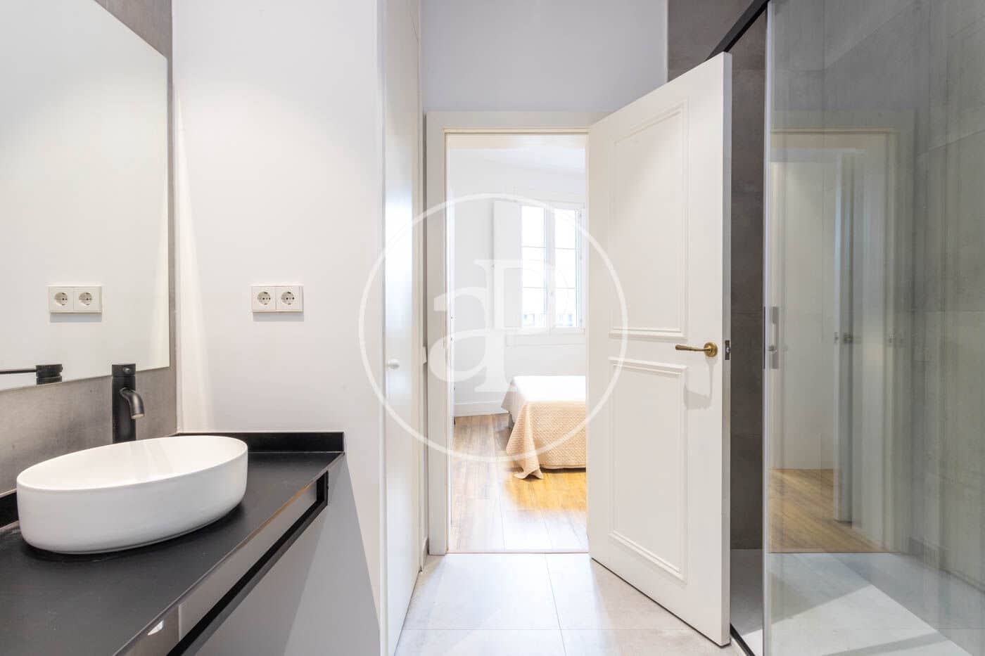 2 soveværelse Lejlighed til leje i Barcelona by - € 2.000 (Ref: 9206778)