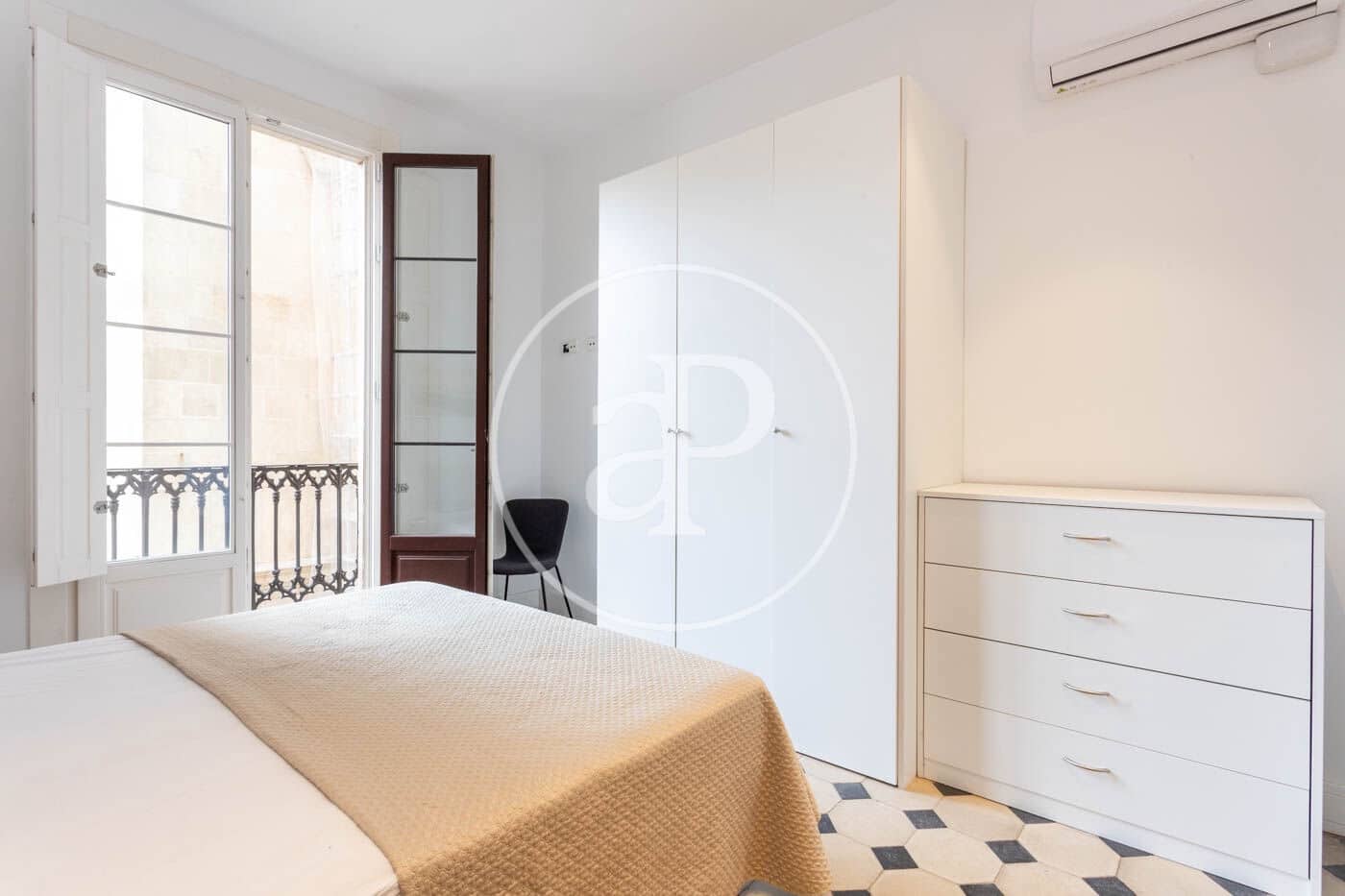 2 soveværelse Lejlighed til leje i Barcelona by - € 2.000 (Ref: 9206778)