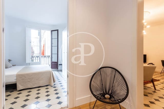 2 soveværelse Lejlighed til leje i El Barri Gòtic, Barcelona by - € 2.000 (Ref: 9206778)