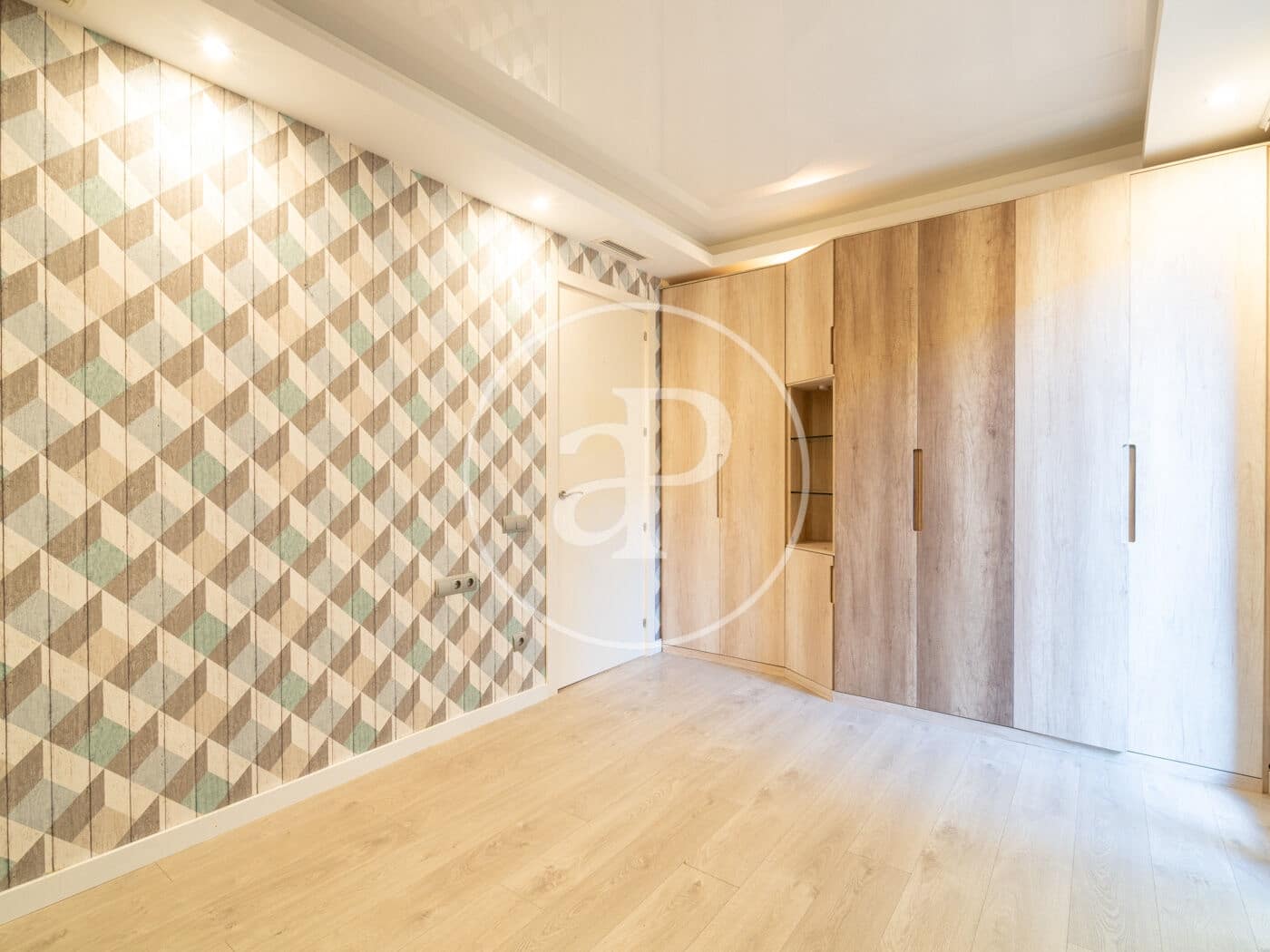 3 bedroom Apartment for sale in Barcelona city - € 795,000 (Ref: 9215384)