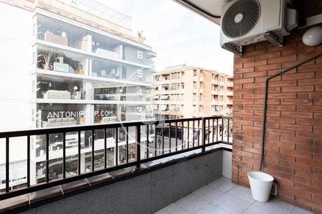 4 bedroom Apartment for sale in Ripollet - € 342,000 (Ref: 9215386)