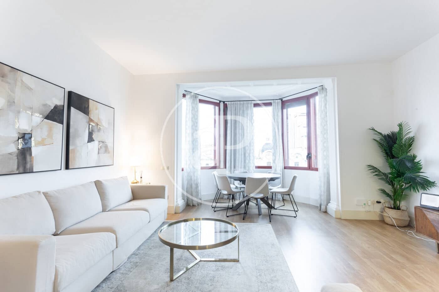 2 soverom Leilighet til leie i Barcelona by - € 2 500 (Ref: 9215390)