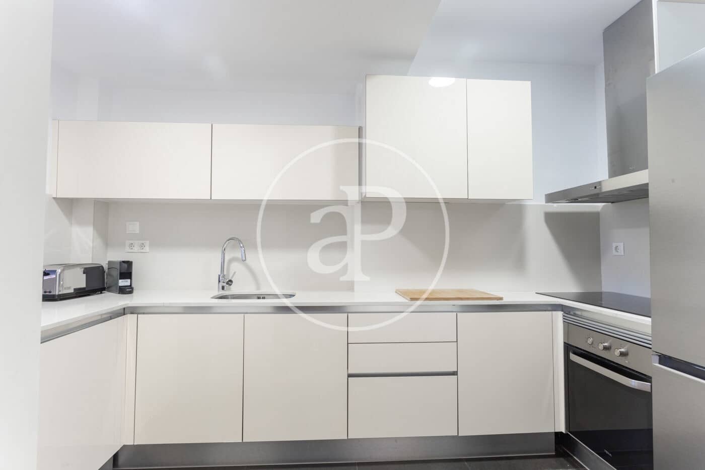2 soverom Leilighet til leie i Barcelona by - € 2 500 (Ref: 9215390)