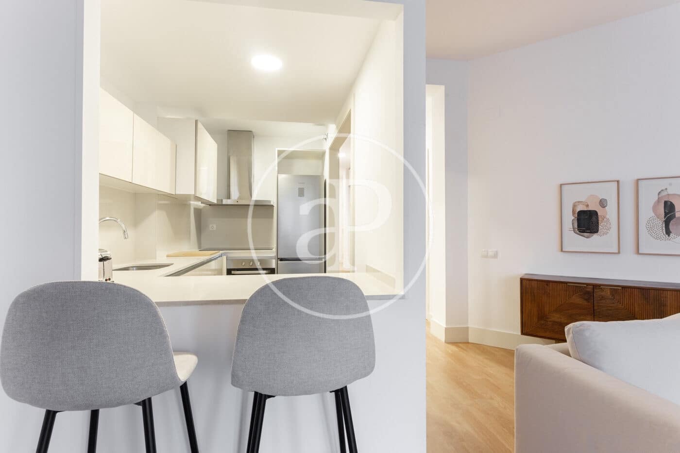 2 soverom Leilighet til leie i Barcelona by - € 2 500 (Ref: 9215390)