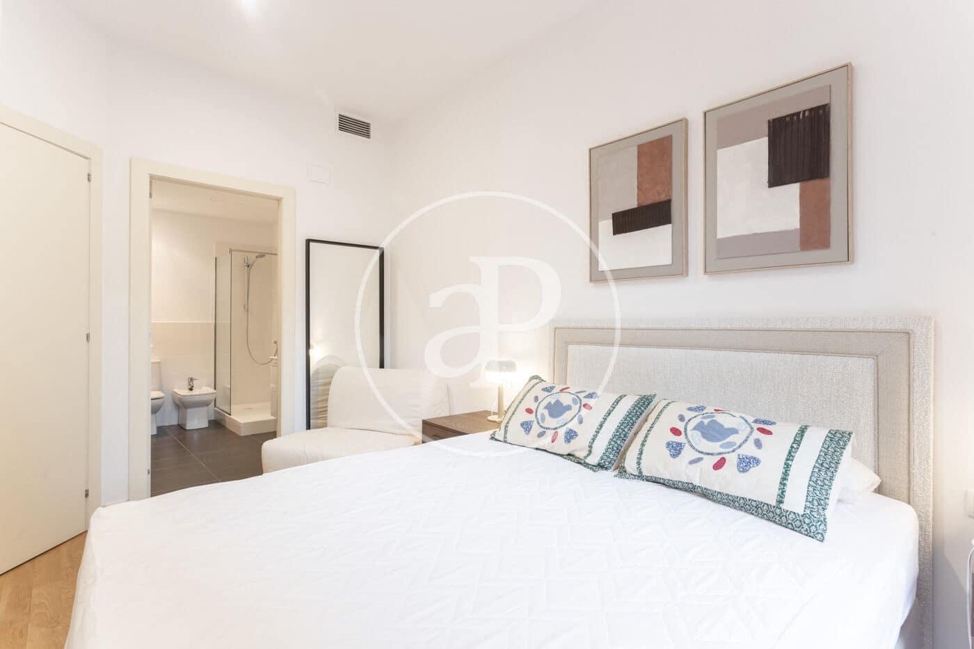 2 soverom Leilighet til leie i Barcelona by - € 2 500 (Ref: 9215390)