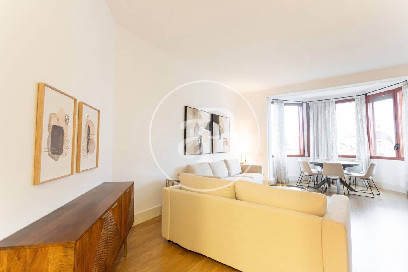 2 soverom Leilighet til leie i Barcelona by - € 2 500 (Ref: 9215390)