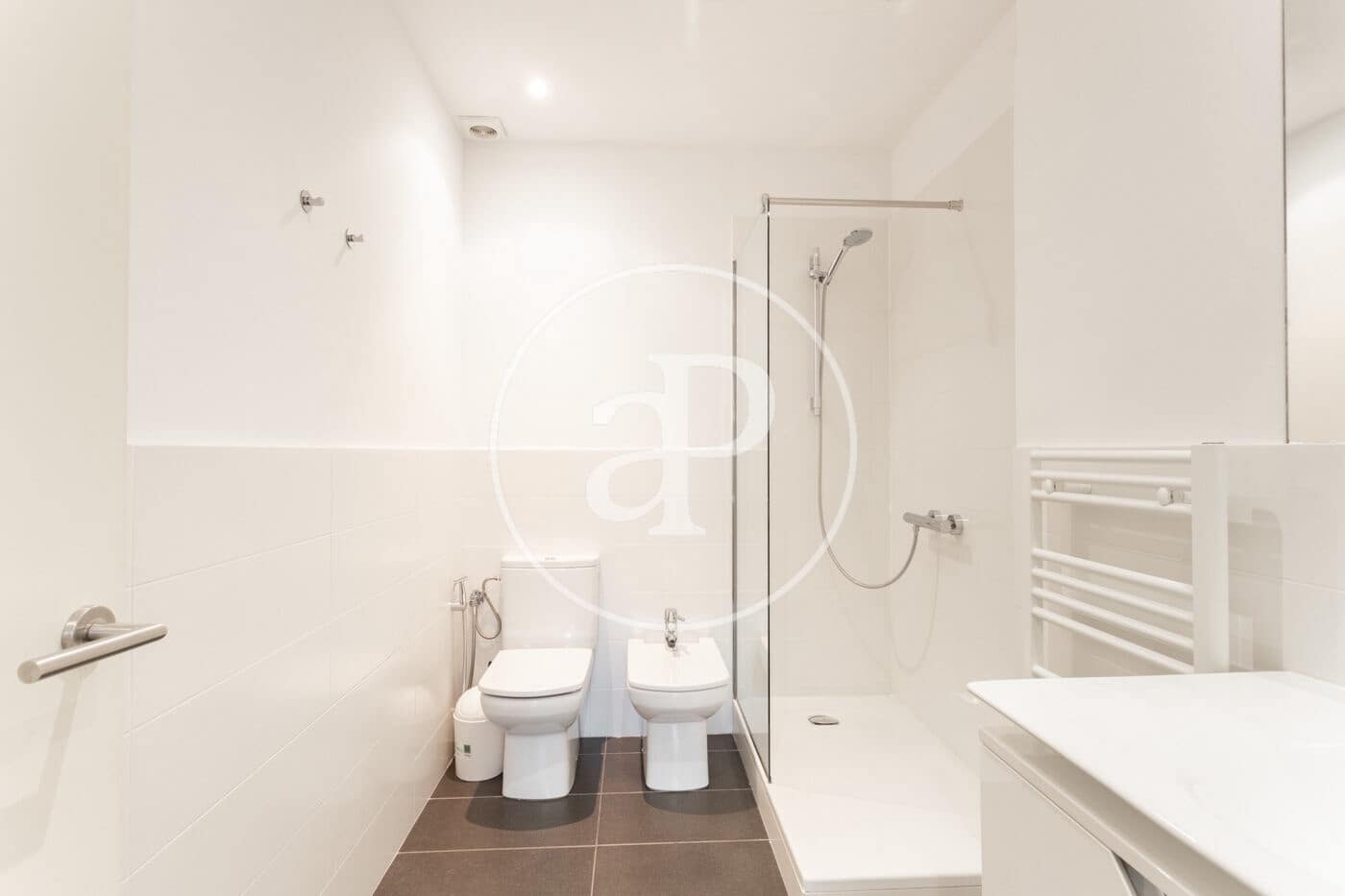 2 soverom Leilighet til leie i Barcelona by - € 2 500 (Ref: 9215390)