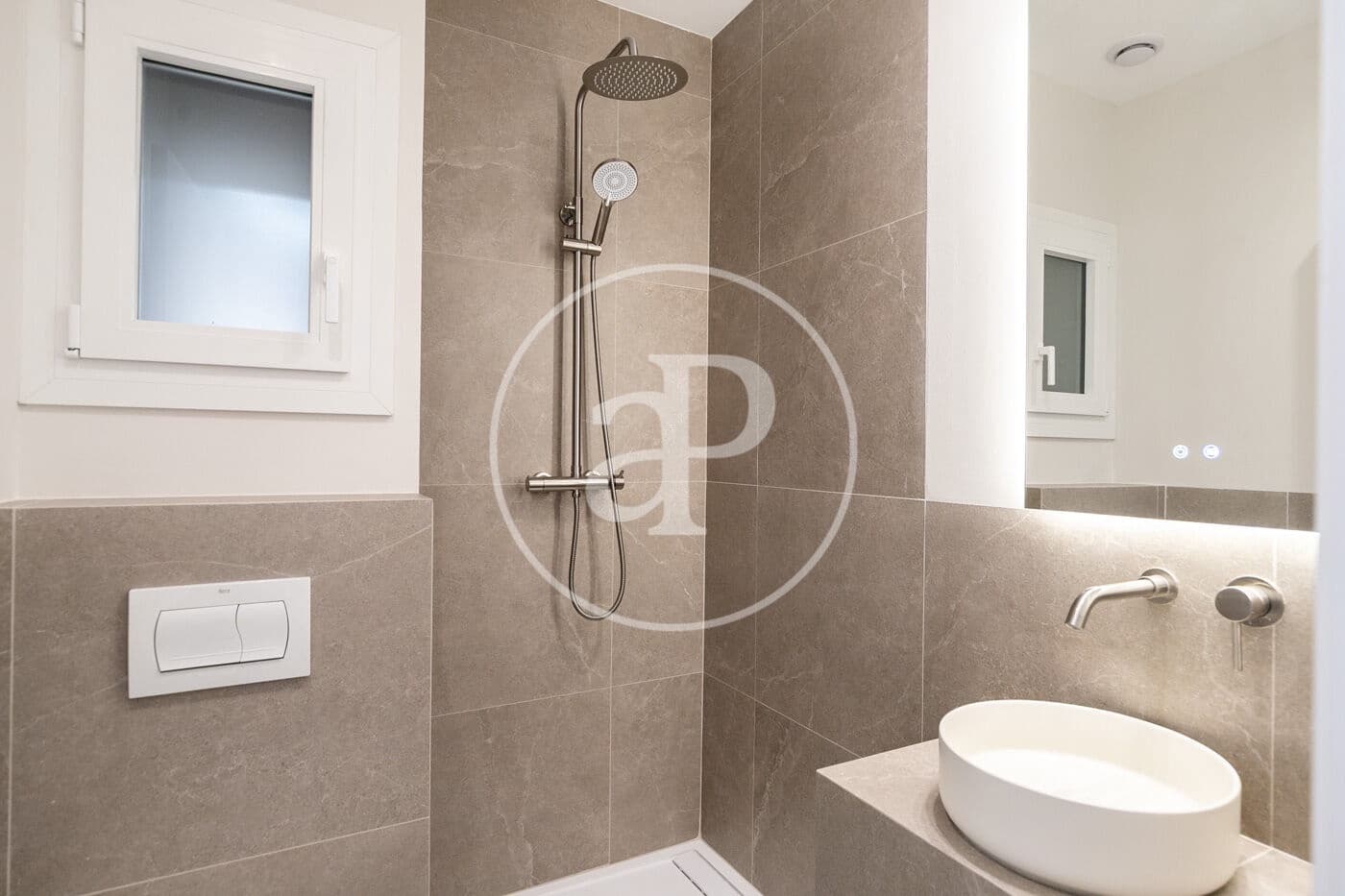 3 soveværelse Lejlighed til salg i Barcelona by - € 669.000 (Ref: 9217727)