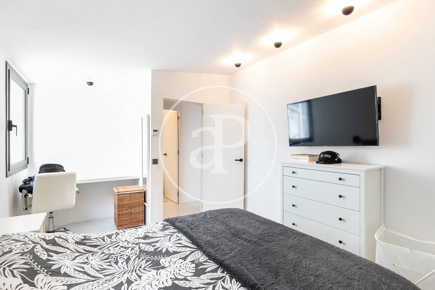 2 soverom Leilighet til leie i Barcelona by - € 2 500 (Ref: 9220229)