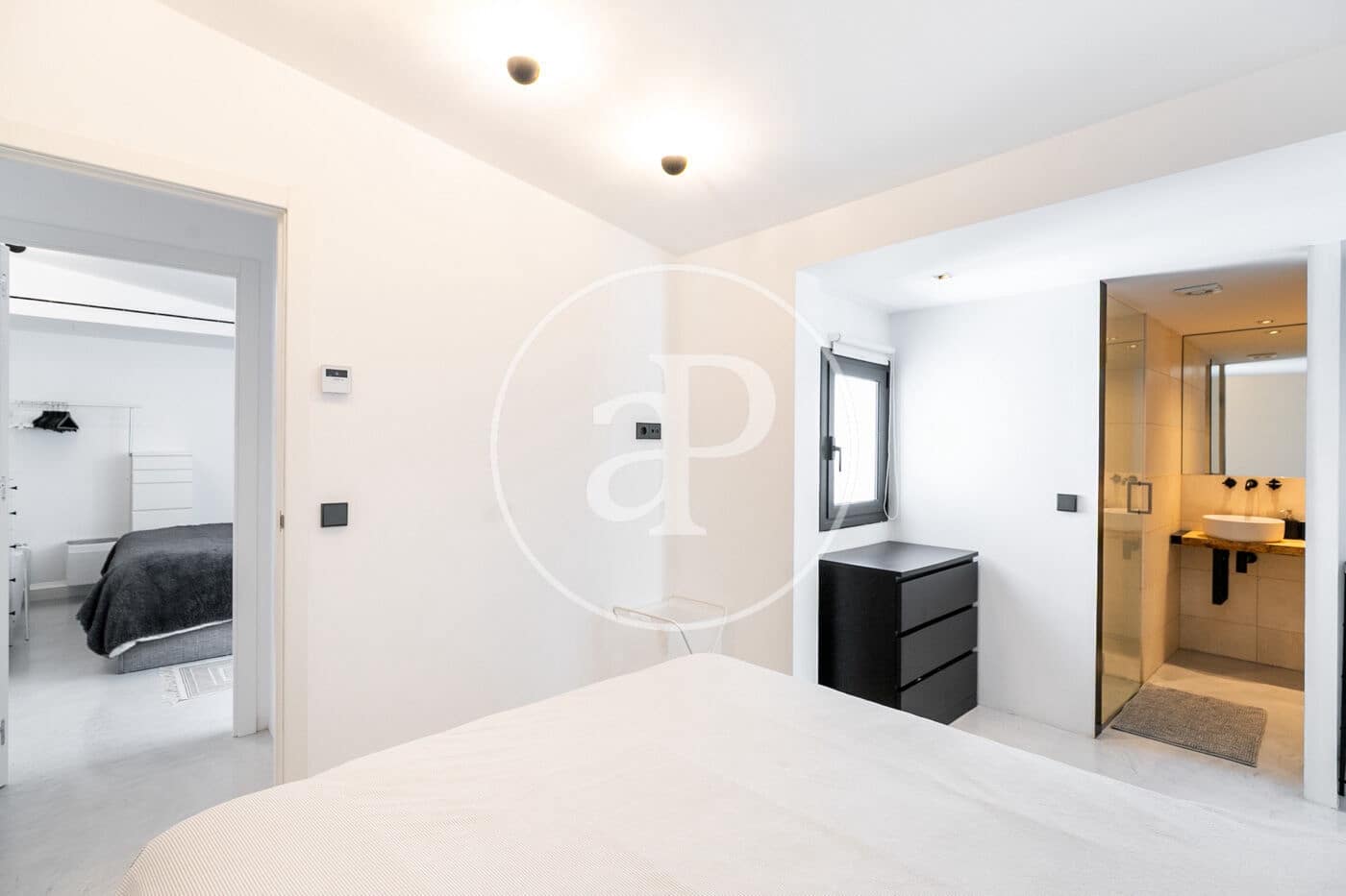 2 soverom Leilighet til leie i Barcelona by - € 2 500 (Ref: 9220229)