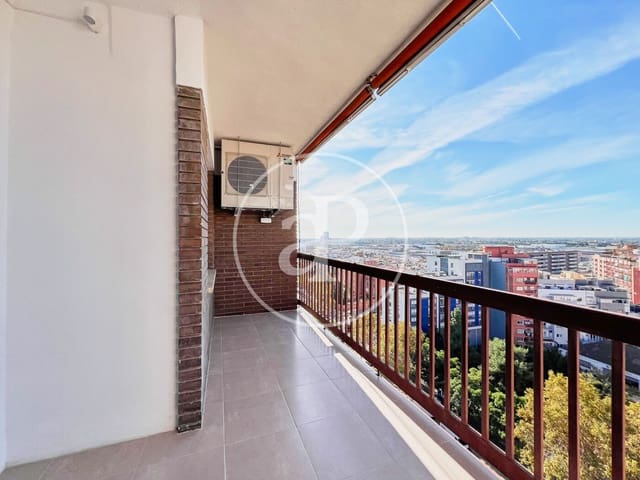 3 soveværelse Lejlighed til salg i L'Hospitalet de Llobregat - € 550.000 (Ref: 9220232)