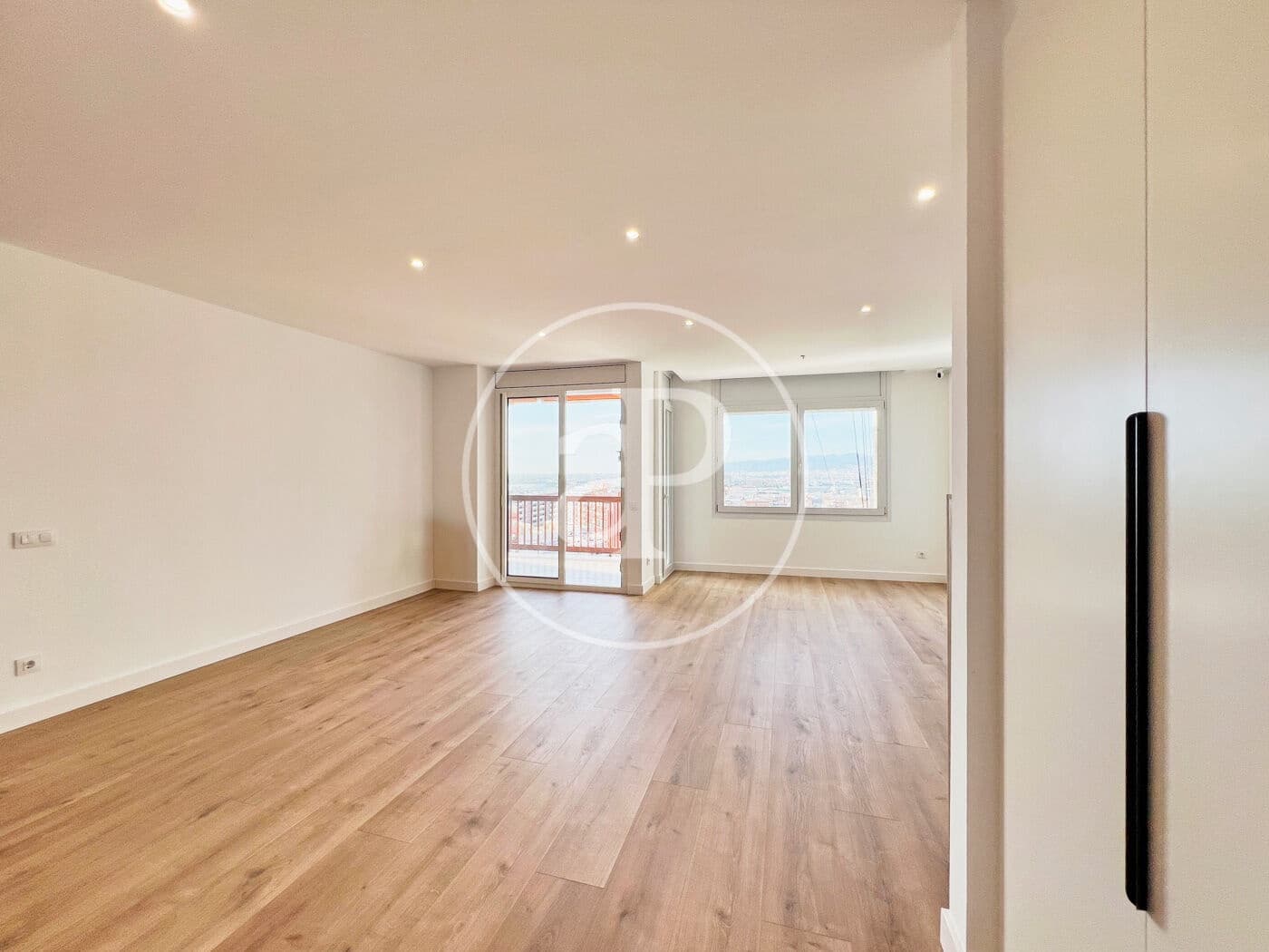 3 soveværelse Lejlighed til salg i L'Hospitalet de Llobregat - € 550.000 (Ref: 9220232)