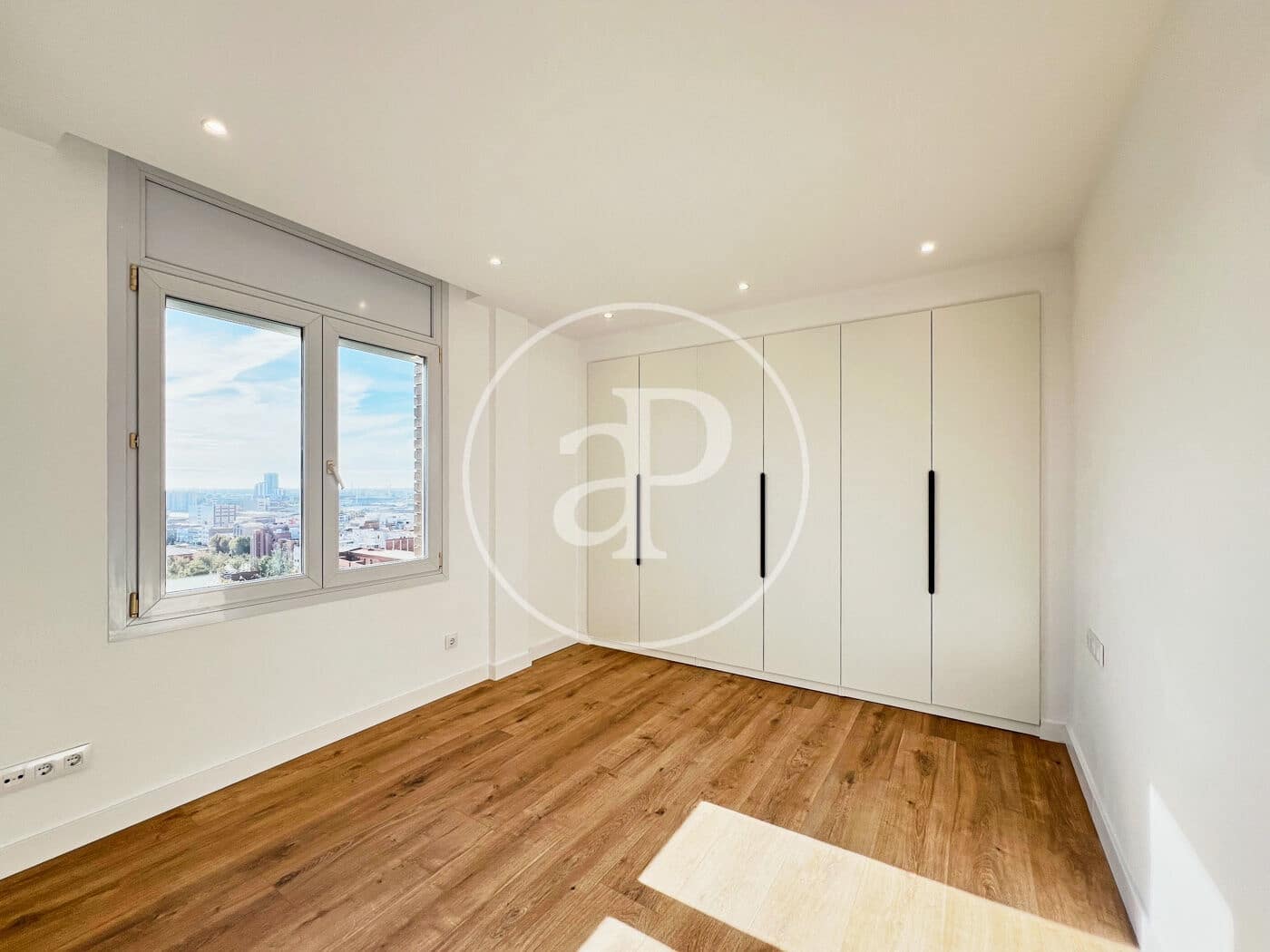 3 soveværelse Lejlighed til salg i L'Hospitalet de Llobregat - € 550.000 (Ref: 9220232)