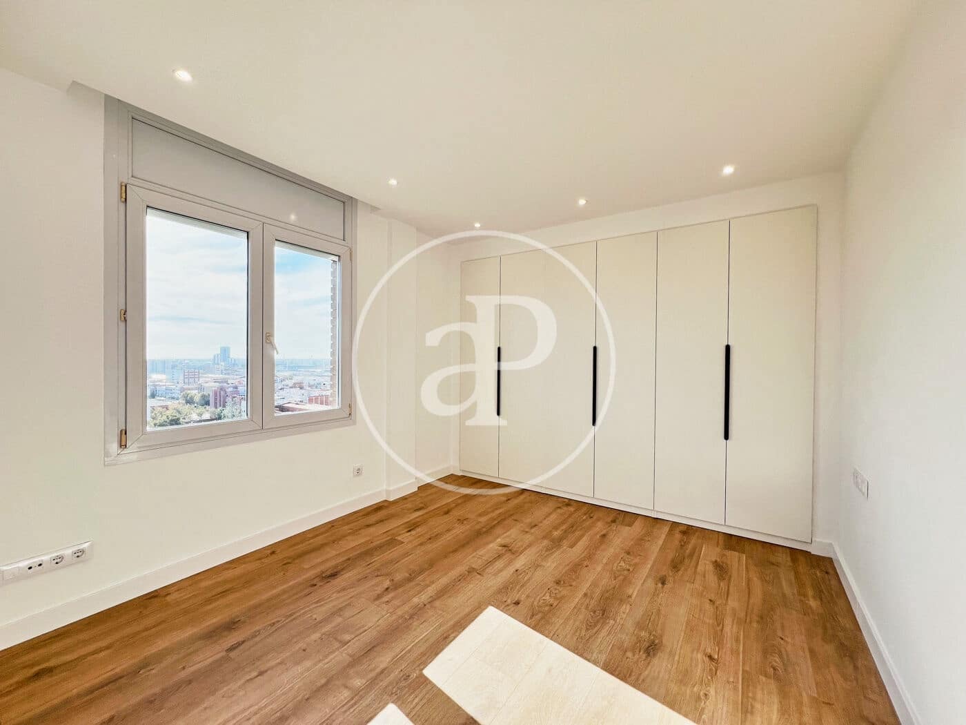 3 soveværelse Lejlighed til salg i L'Hospitalet de Llobregat - € 550.000 (Ref: 9220232)