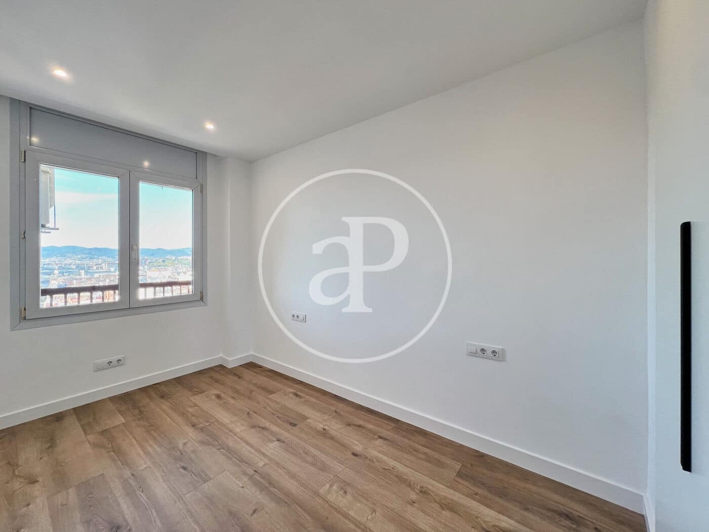 3 soveværelse Lejlighed til salg i L'Hospitalet de Llobregat - € 550.000 (Ref: 9220232)