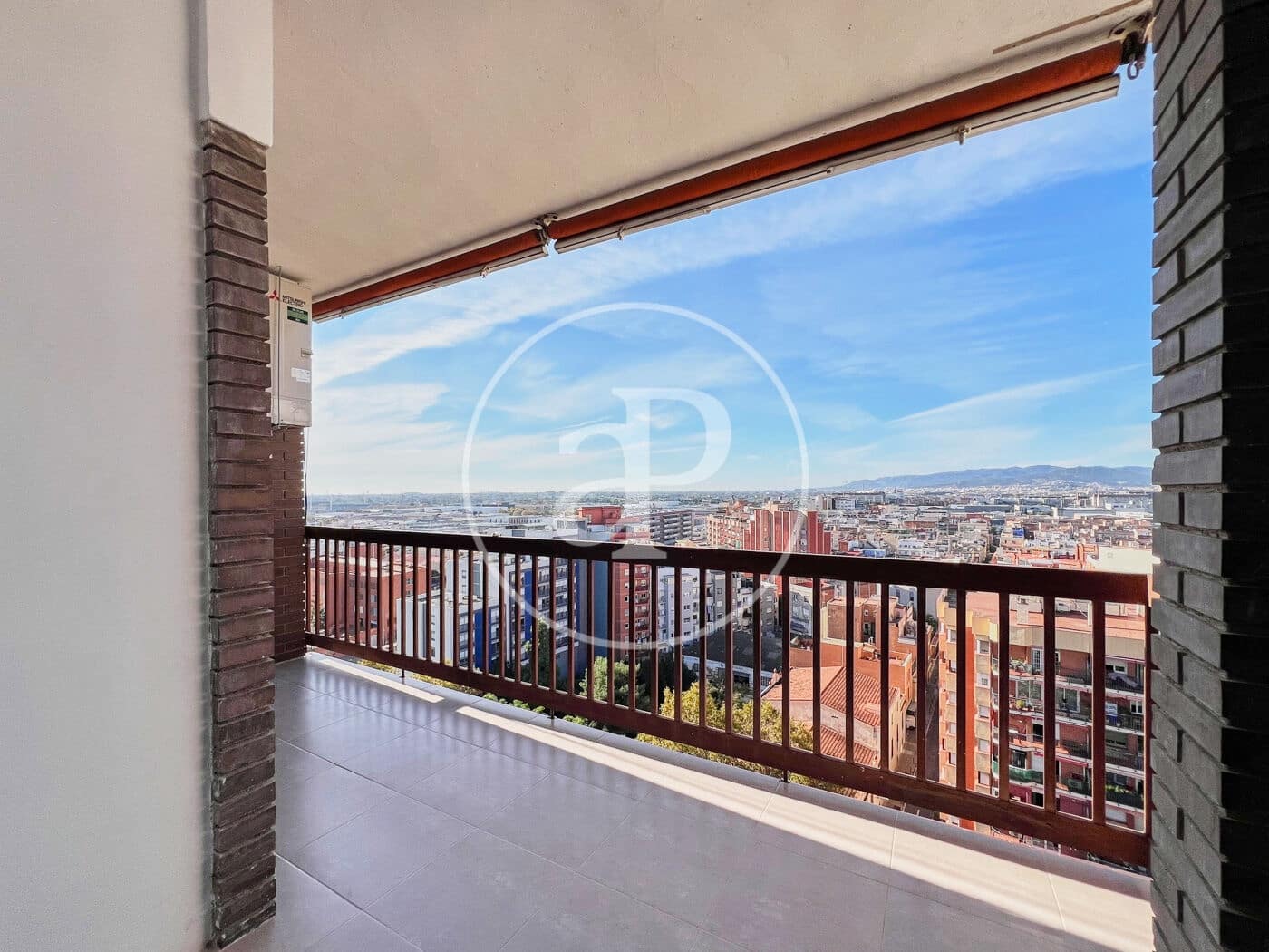 3 soveværelse Lejlighed til salg i L'Hospitalet de Llobregat - € 550.000 (Ref: 9220232)