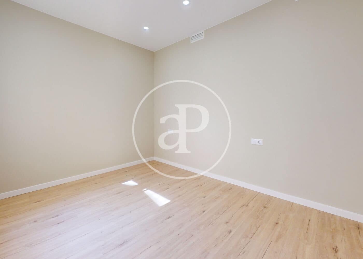 3 soveværelse Lejlighed til salg i Barcelona by - € 475.000 (Ref: 9228843)