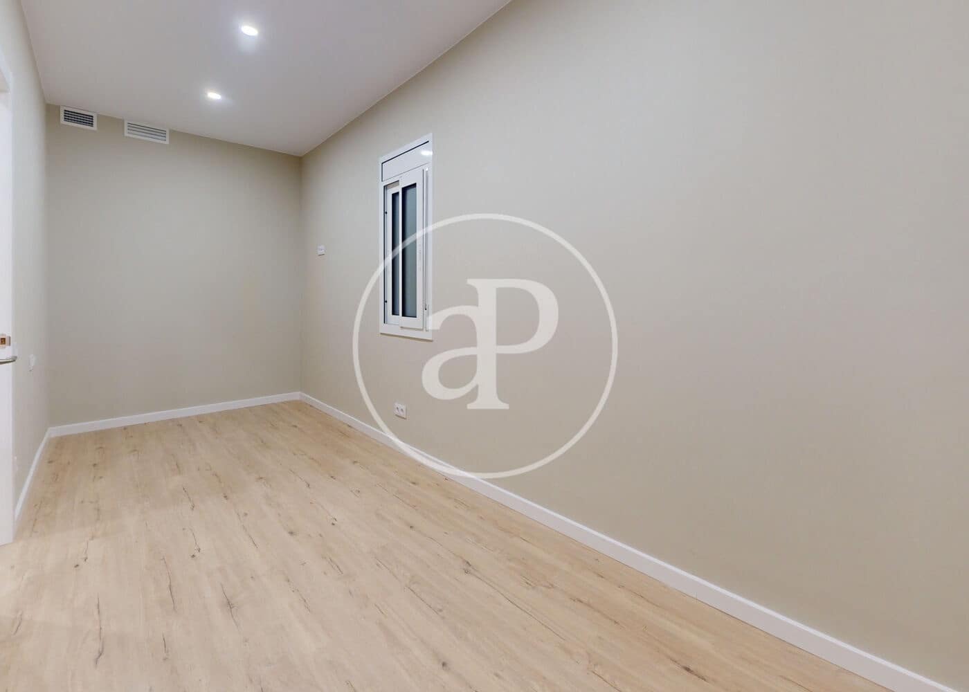 3 soveværelse Lejlighed til salg i Barcelona by - € 475.000 (Ref: 9228843)