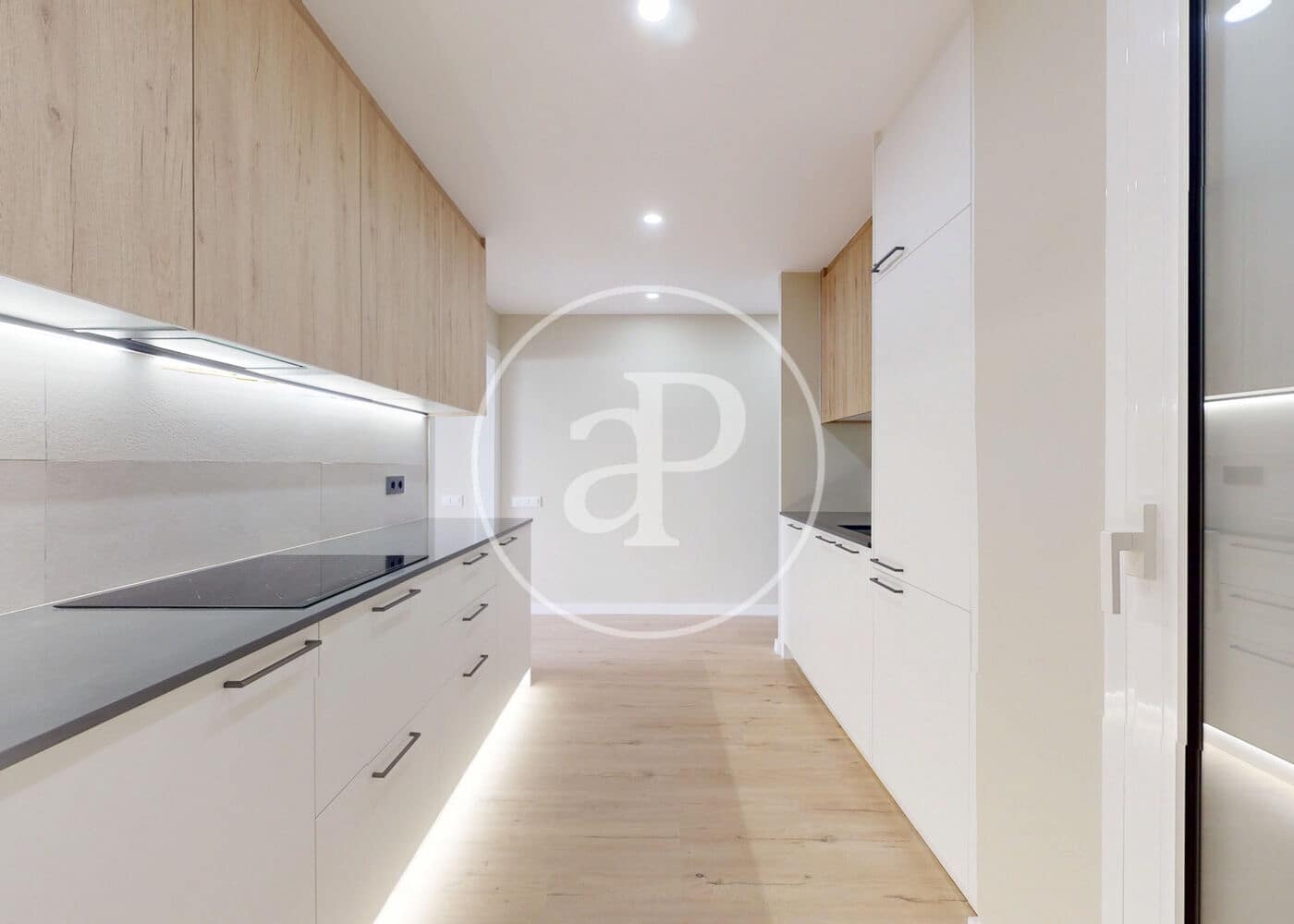 3 soveværelse Lejlighed til salg i Barcelona by - € 475.000 (Ref: 9228843)