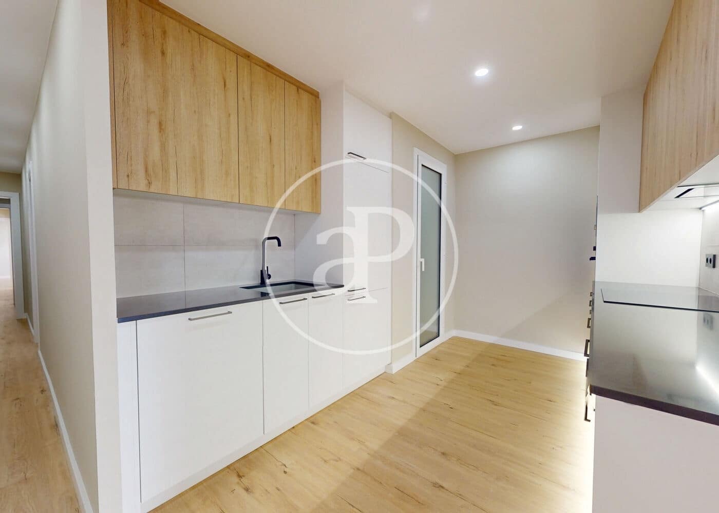 3 soveværelse Lejlighed til salg i Barcelona by - € 475.000 (Ref: 9228843)