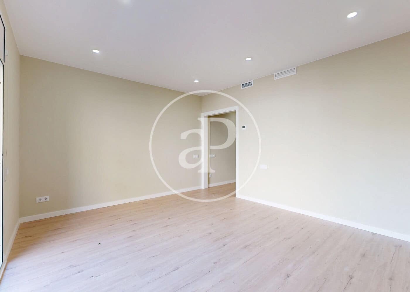 3 soveværelse Lejlighed til salg i Barcelona by - € 475.000 (Ref: 9228843)