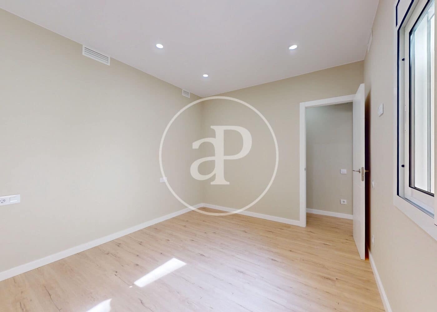 3 soveværelse Lejlighed til salg i Barcelona by - € 475.000 (Ref: 9228843)