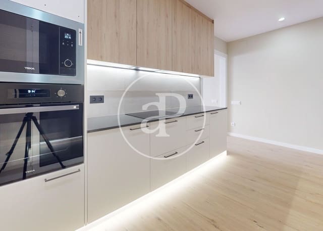 3 quarto Apartamento para venda em El Camp de L'Arpa del Clot, Barcelona cidade - 475 000 € (Ref: 9228843)