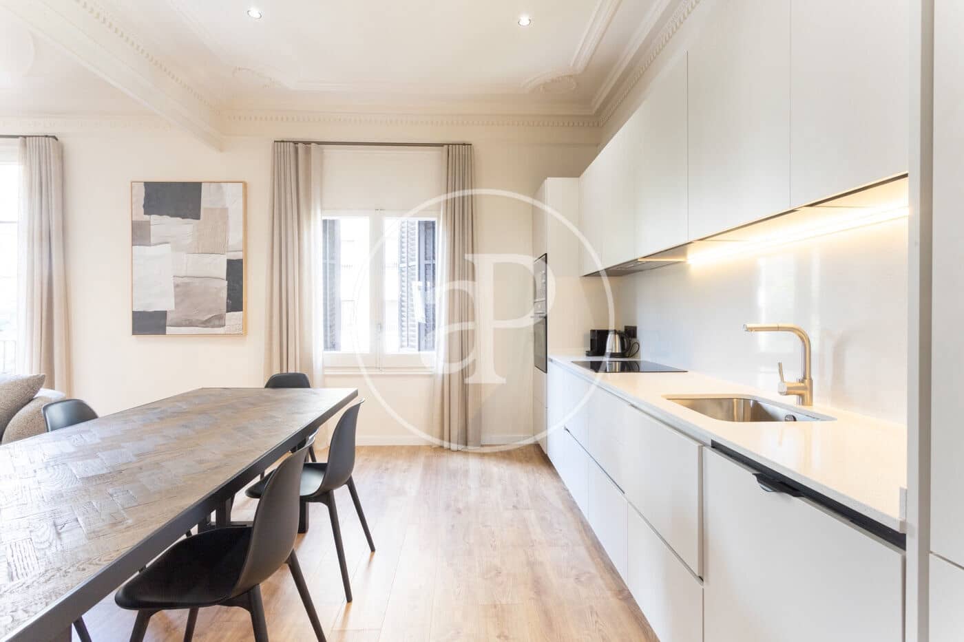 5 soveværelse Lejlighed til leje i Barcelona by - € 6.500 (Ref: 9232864)