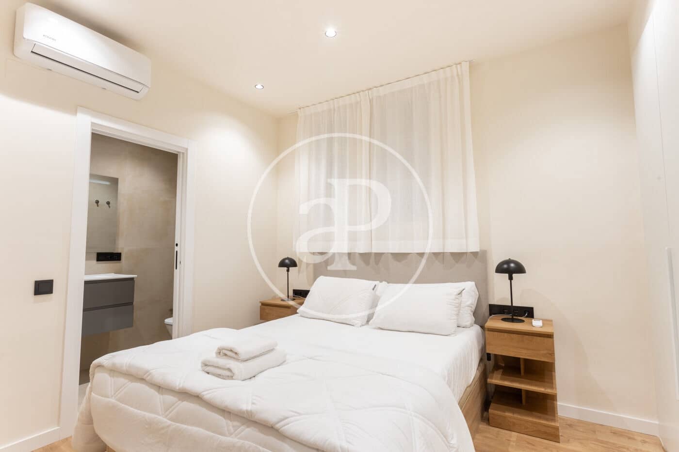 5 soveværelse Lejlighed til leje i Barcelona by - € 6.500 (Ref: 9232864)