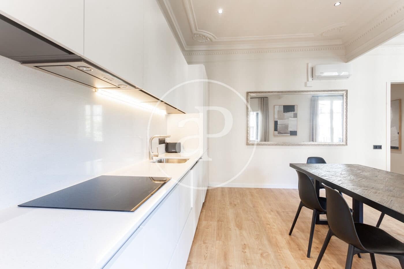 5 soveværelse Lejlighed til leje i Barcelona by - € 6.500 (Ref: 9232864)