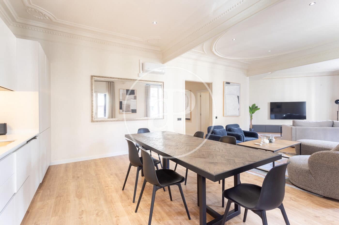 5 soveværelse Lejlighed til leje i Barcelona by - € 6.500 (Ref: 9232864)