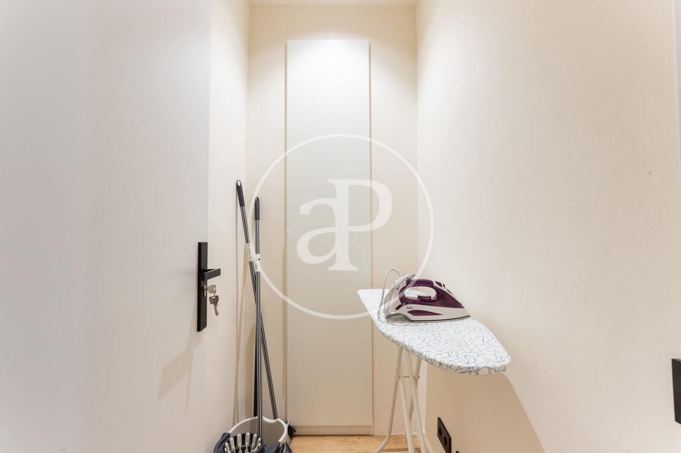 5 soveværelse Lejlighed til leje i Barcelona by - € 6.500 (Ref: 9232864)