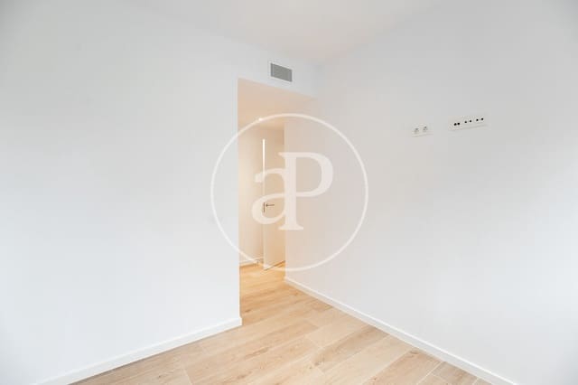 3 bedroom Penthouse for rent in Esplugues de Llobregat - € 3,600 (Ref: 9232871)