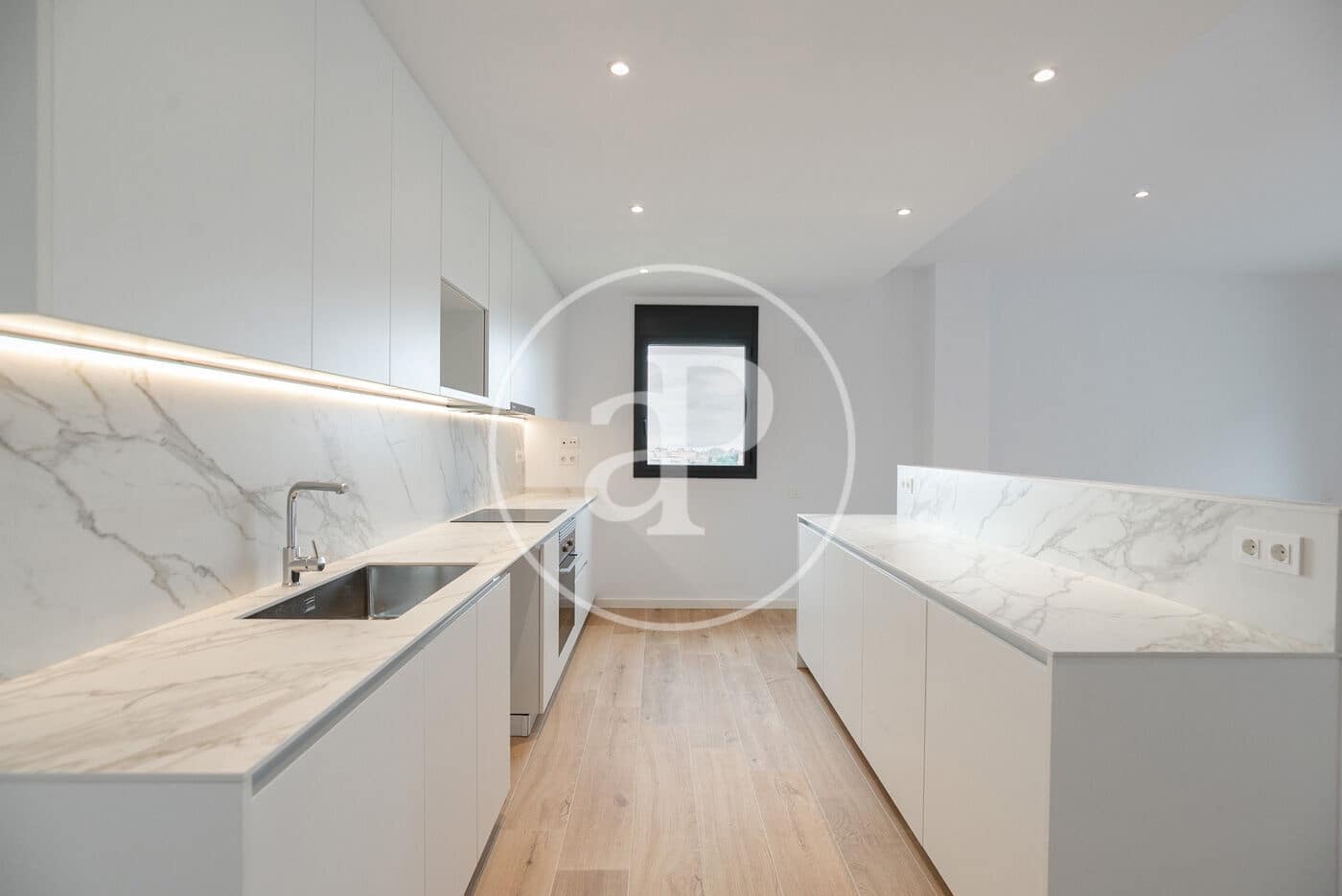 3 sovrum Takvåning att hyra i Esplugues de Llobregat - 3 600 € (Ref: 9232871)