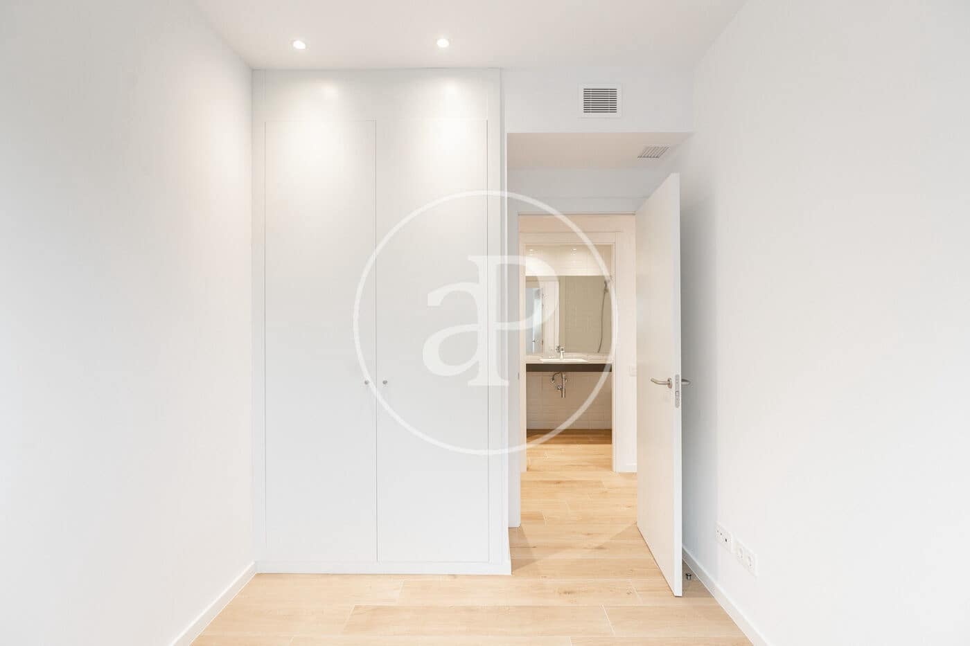 3 sovrum Takvåning att hyra i Esplugues de Llobregat - 3 600 € (Ref: 9232871)