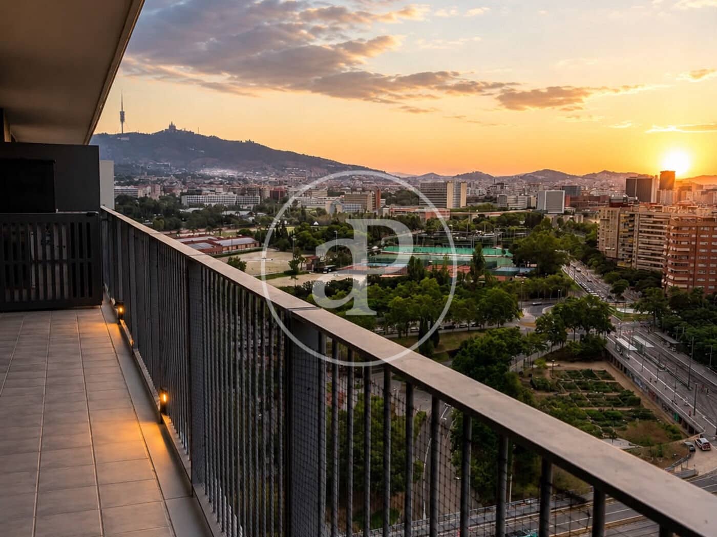 2 soverom Penthouse til salgs i Barcelona by - € 655 000 (Ref: 9236865)