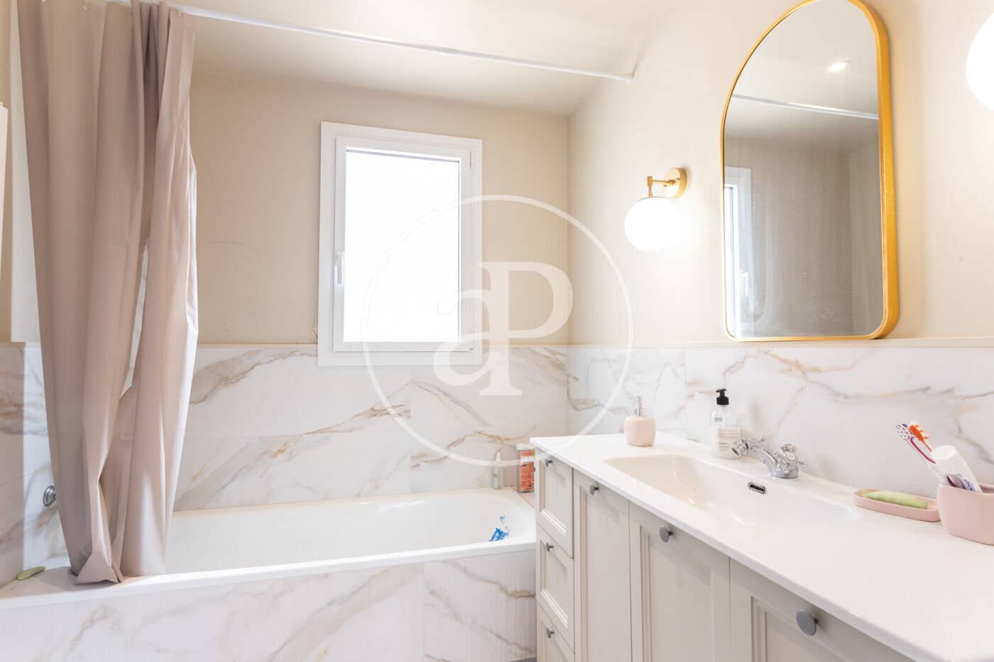 4 sypialnia Willa do wynajęcia w Miasto Barcelona - 2 950 € (Ref: 9236873)