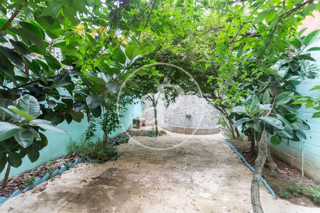 4 camera da letto Villa da affittare in El Baix Guinardó, Barcelona città - 2.950 € (Rif: 9236873)