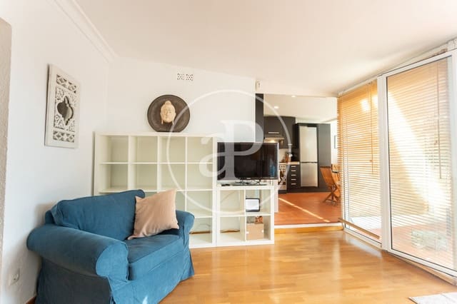3 bedroom Penthouse for rent in La Dreta de L'Eixample, Barcelona city - € 3,500 (Ref: 9243377)