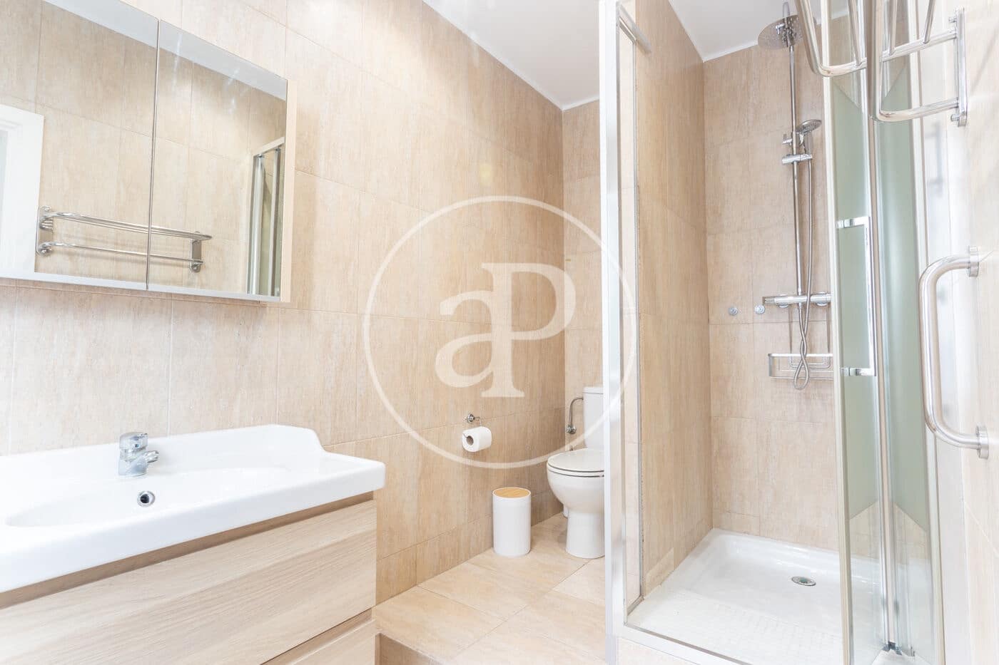 3 bedroom Penthouse for rent in Barcelona city - € 3,500 (Ref: 9243377)