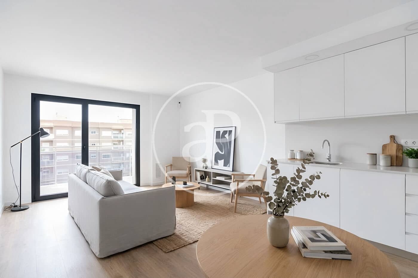 Apartment for sale in L'Hospitalet de Llobregat - € 390,000 (Ref: 9243379)