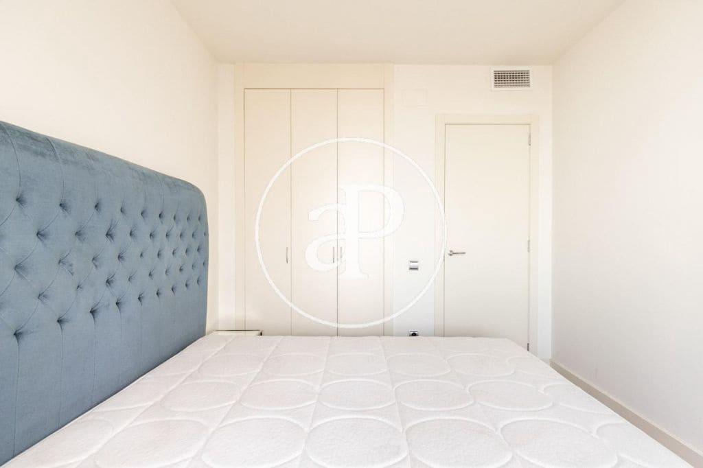 3 soveværelse Penthouse til leje i Barcelona by med swimmingpool - € 5.700 (Ref: 9252411)