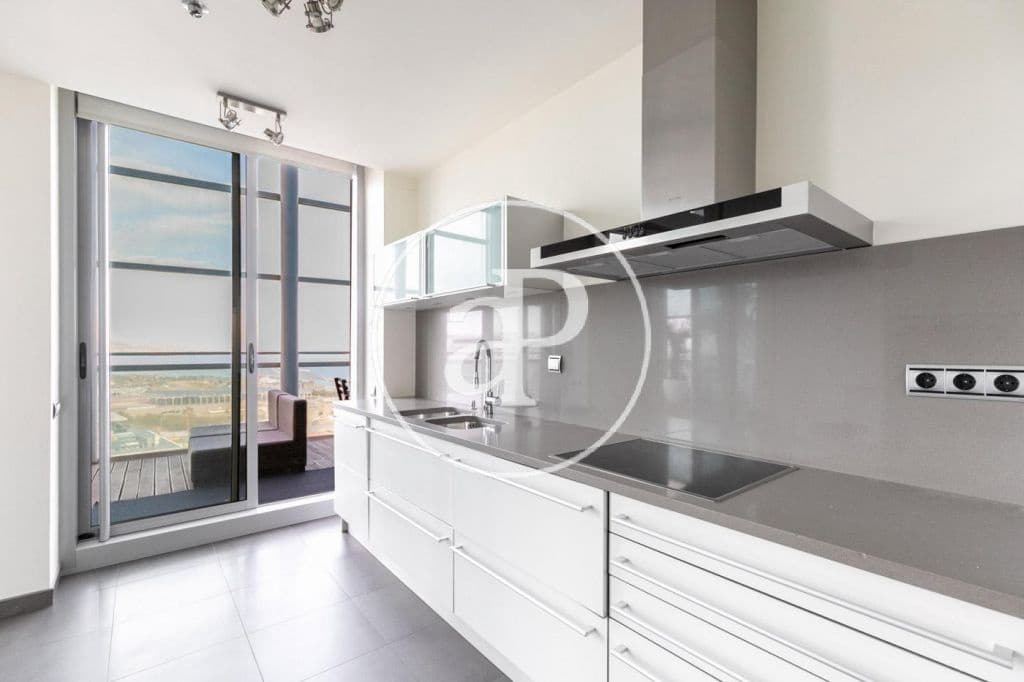 3 soveværelse Penthouse til leje i Barcelona by med swimmingpool - € 5.700 (Ref: 9252411)