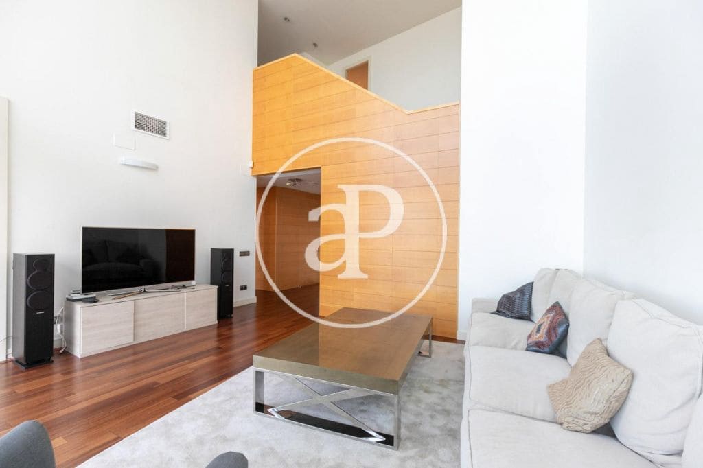 3 soveværelse Penthouse til leje i Barcelona by med swimmingpool - € 5.700 (Ref: 9252411)