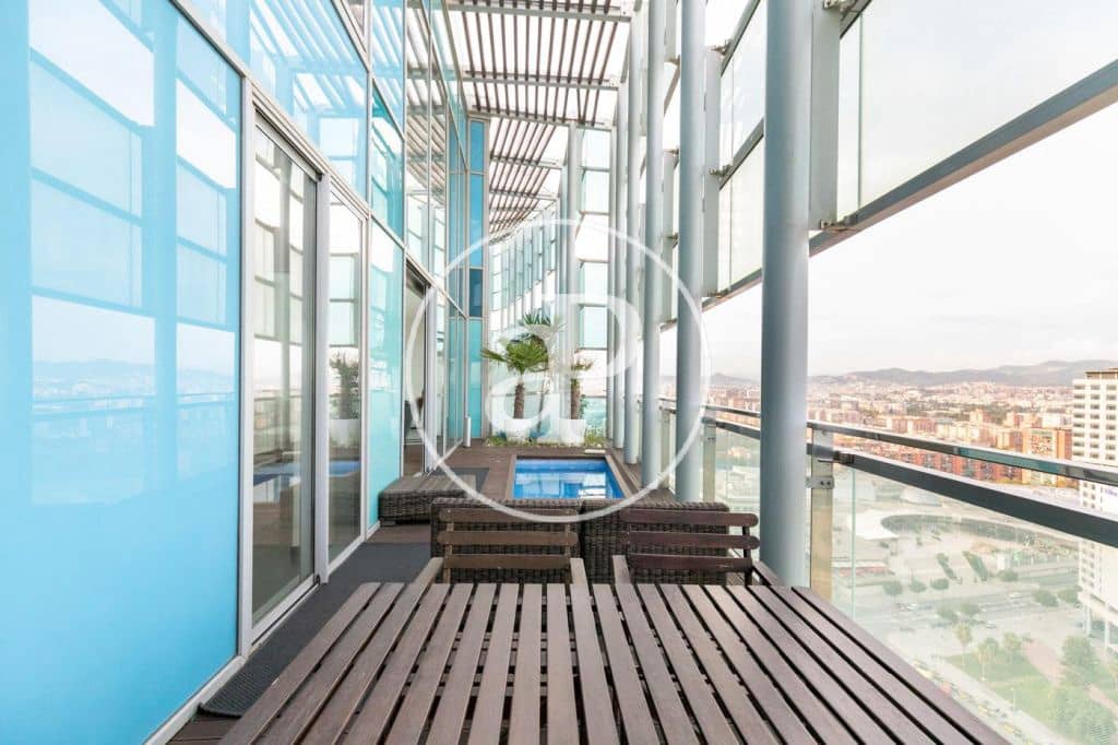 3 soveværelse Penthouse til leje i Barcelona by med swimmingpool - € 5.700 (Ref: 9252411)