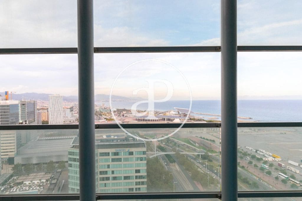 3 soveværelse Penthouse til leje i Barcelona by med swimmingpool - € 5.700 (Ref: 9252411)