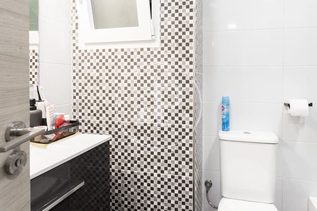 3 quarto Apartamento para arrendar em Sant Martí de Provenals, Barcelona cidade - 1 600 € (Ref: 9261853)