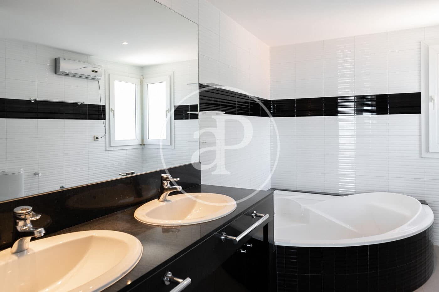 5 sovrum Villa att hyra i Barcelona stad - 4 300 € (Ref: 9261855)