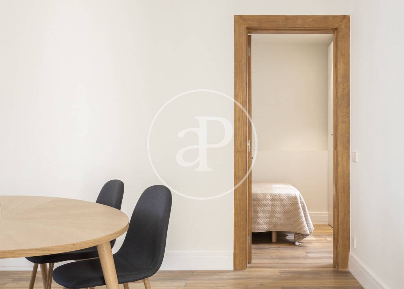 3 soveværelse Lejlighed til leje i Barcelona by - € 2.500 (Ref: 9261858)