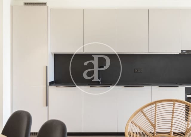 3 bedroom Apartment for rent in El Barri Gòtic, Barcelona city - € 2,500 (Ref: 9261858)